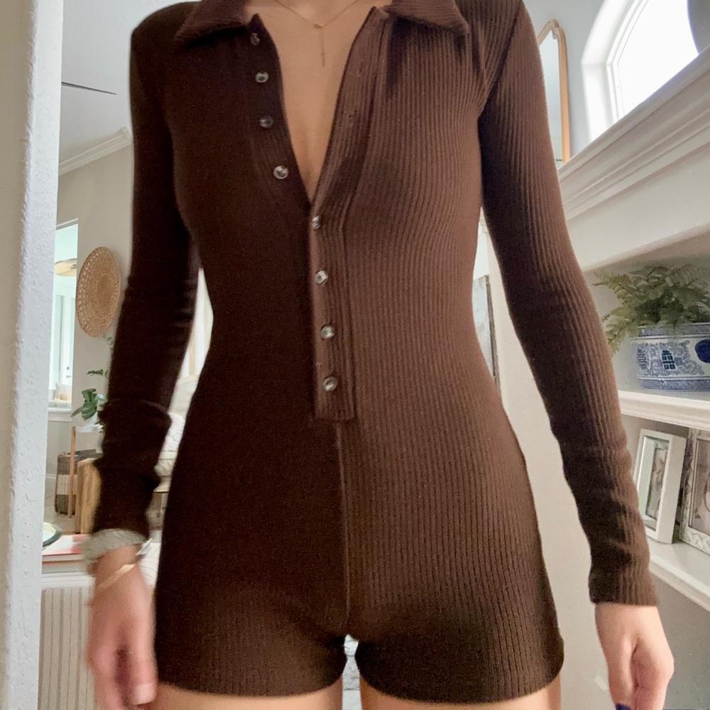 Brown edikted shorts jumpsuit size small - Picture 2 of 6
